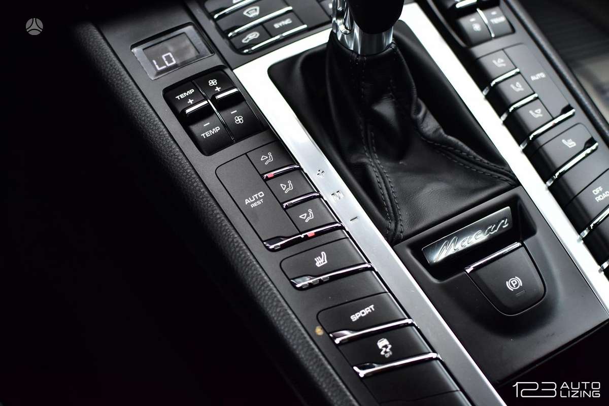 Porsche Macan, 2.0 l., off-road / crossover