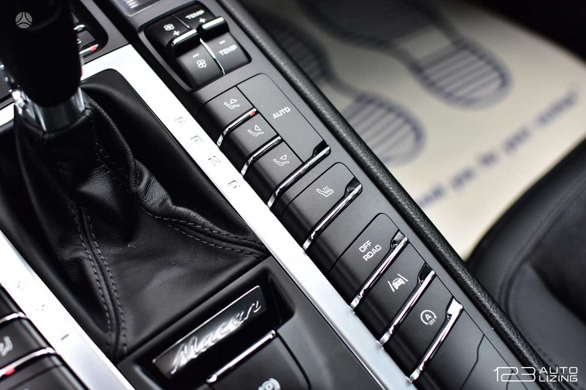 Porsche Macan, 2.0 l., off-road / crossover