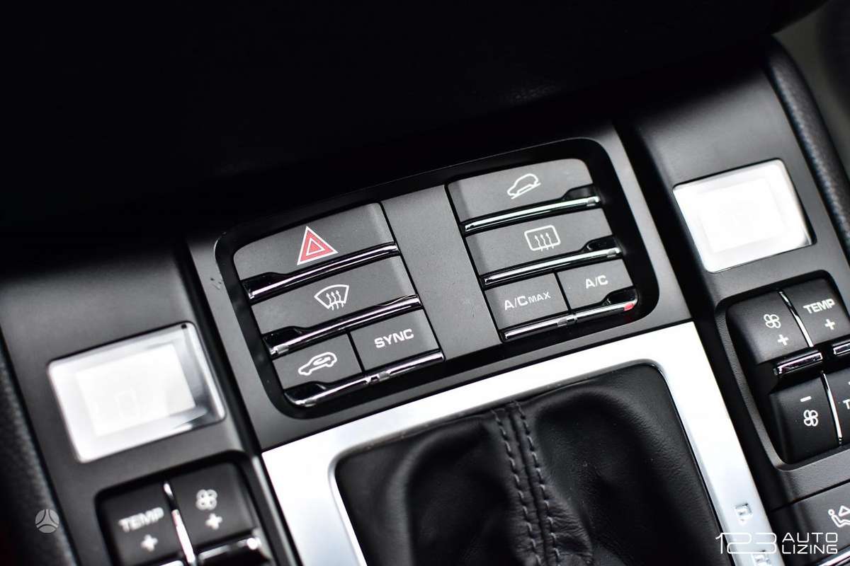 Porsche Macan, 2.0 l., off-road / crossover