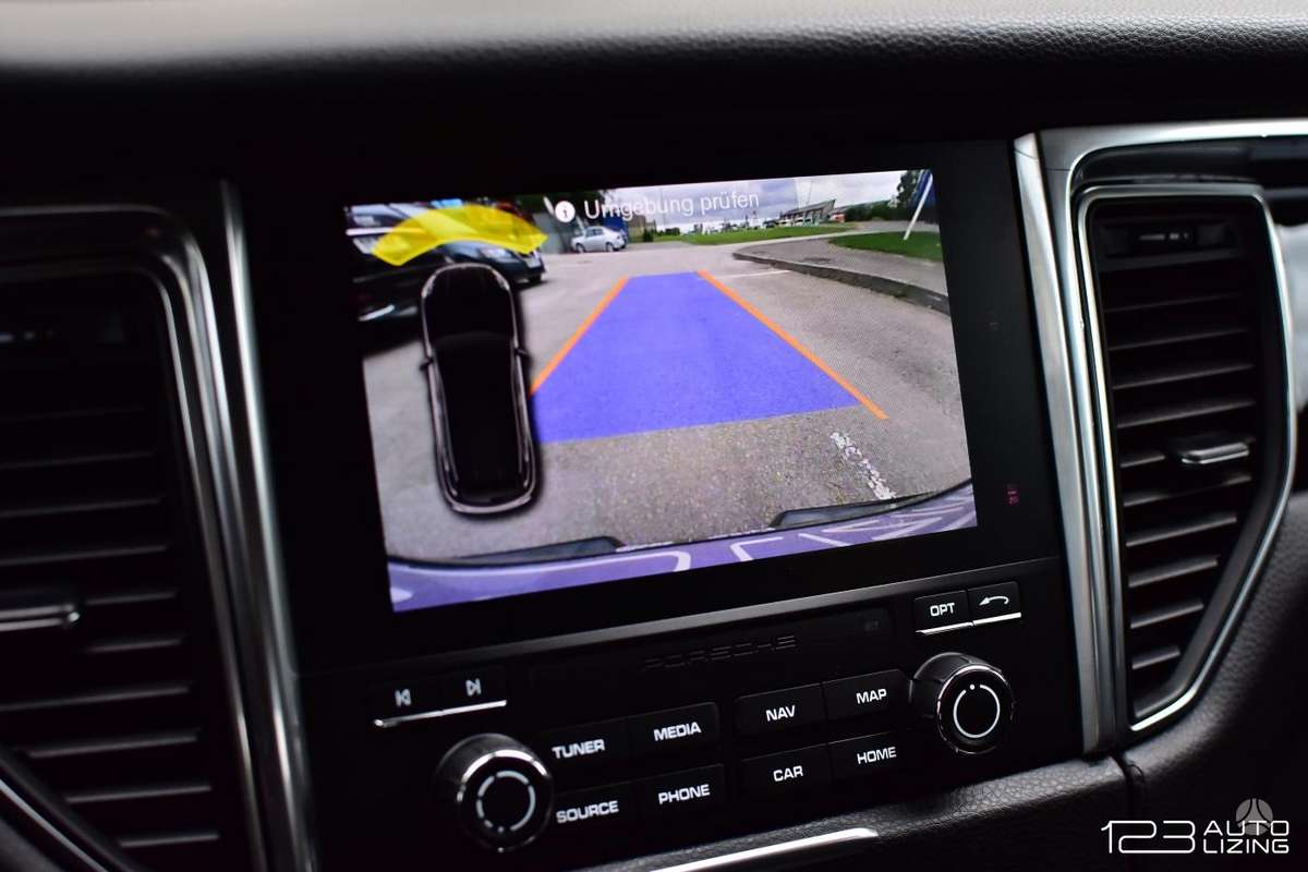 Porsche Macan, 2.0 l., off-road / crossover