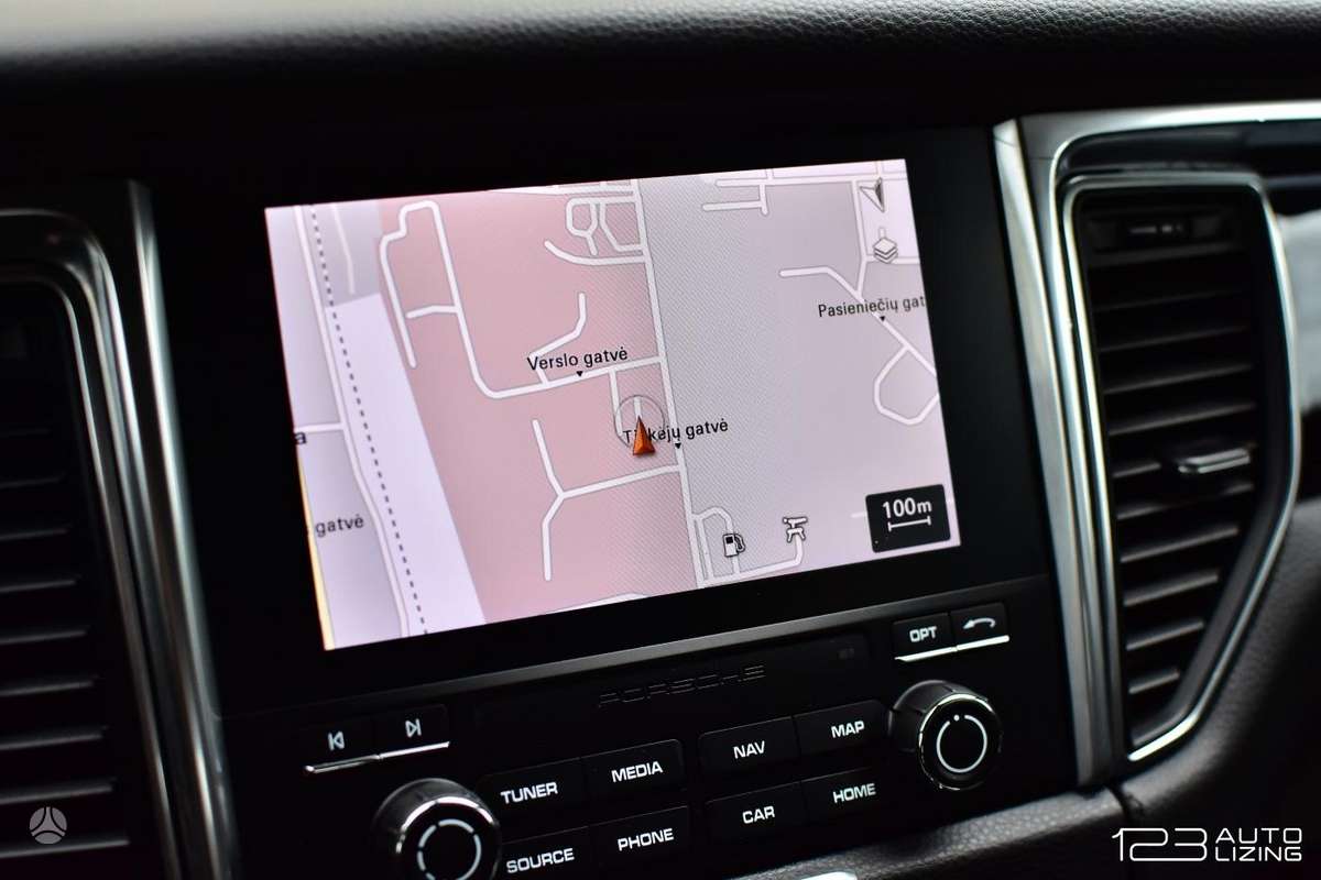 Porsche Macan, 2.0 l., off-road / crossover