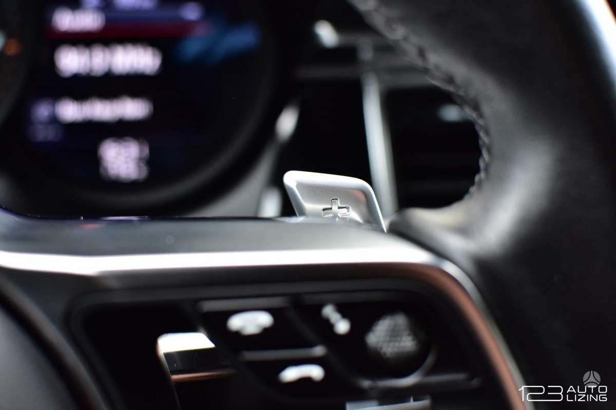 Porsche Macan, 2.0 l., off-road / crossover