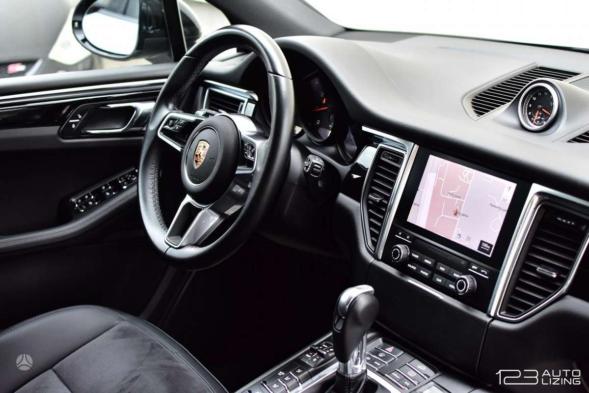 Porsche Macan, 2.0 l., off-road / crossover