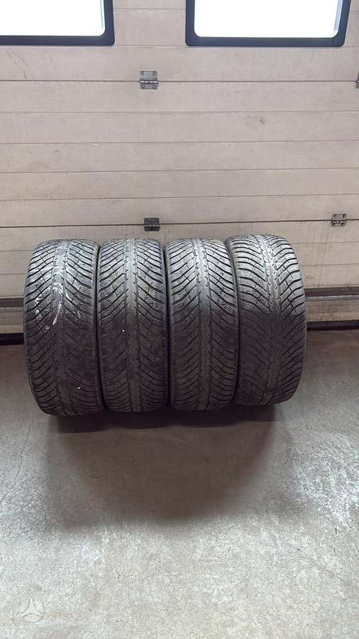 Cooper Discoverer Winter, žieminės 255/45 R20