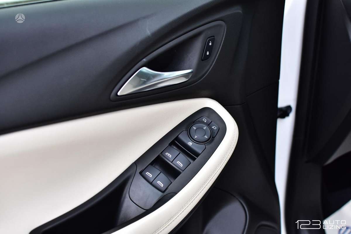 Buick Encore, 1.3 l., off-road / crossover