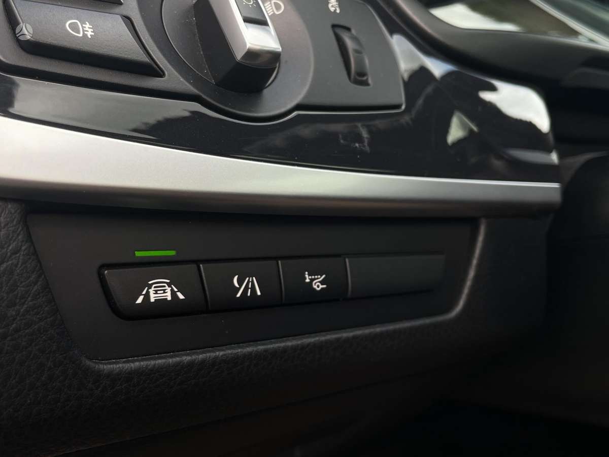 BMW 530, universalas