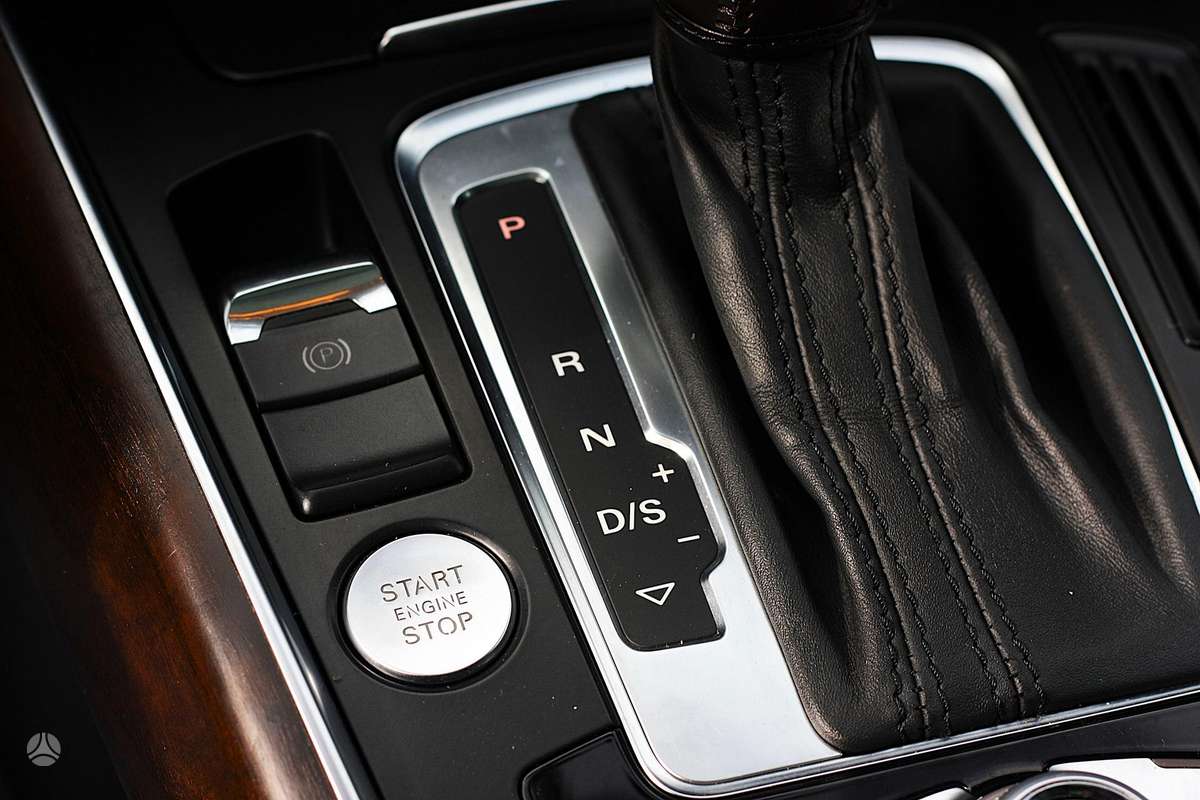 Audi Q5, 3.0 l., off-road / crossover