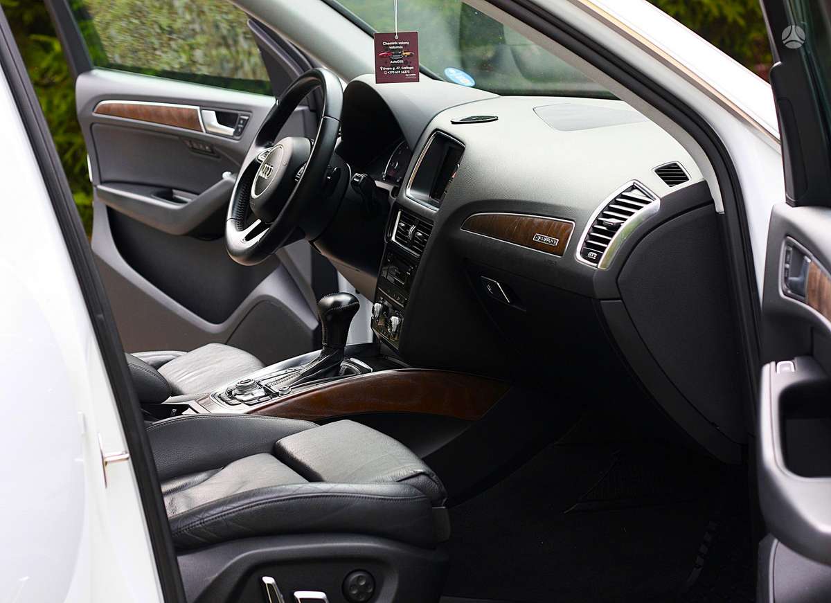 Audi Q5, 3.0 l., off-road / crossover