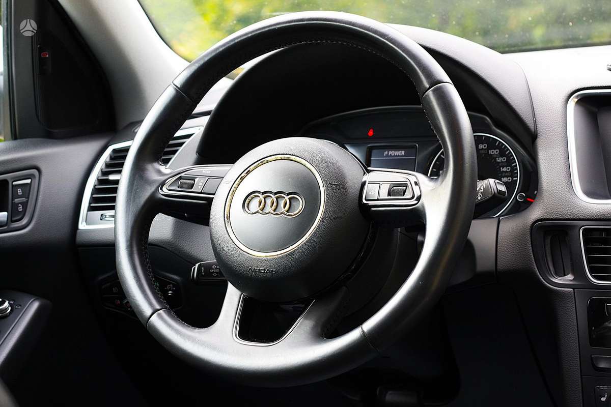 Audi Q5, 3.0 l., off-road / crossover