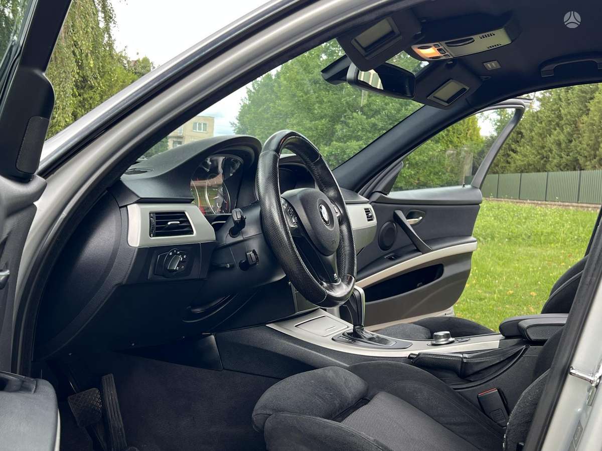 BMW 330, 3.0 l., wagon