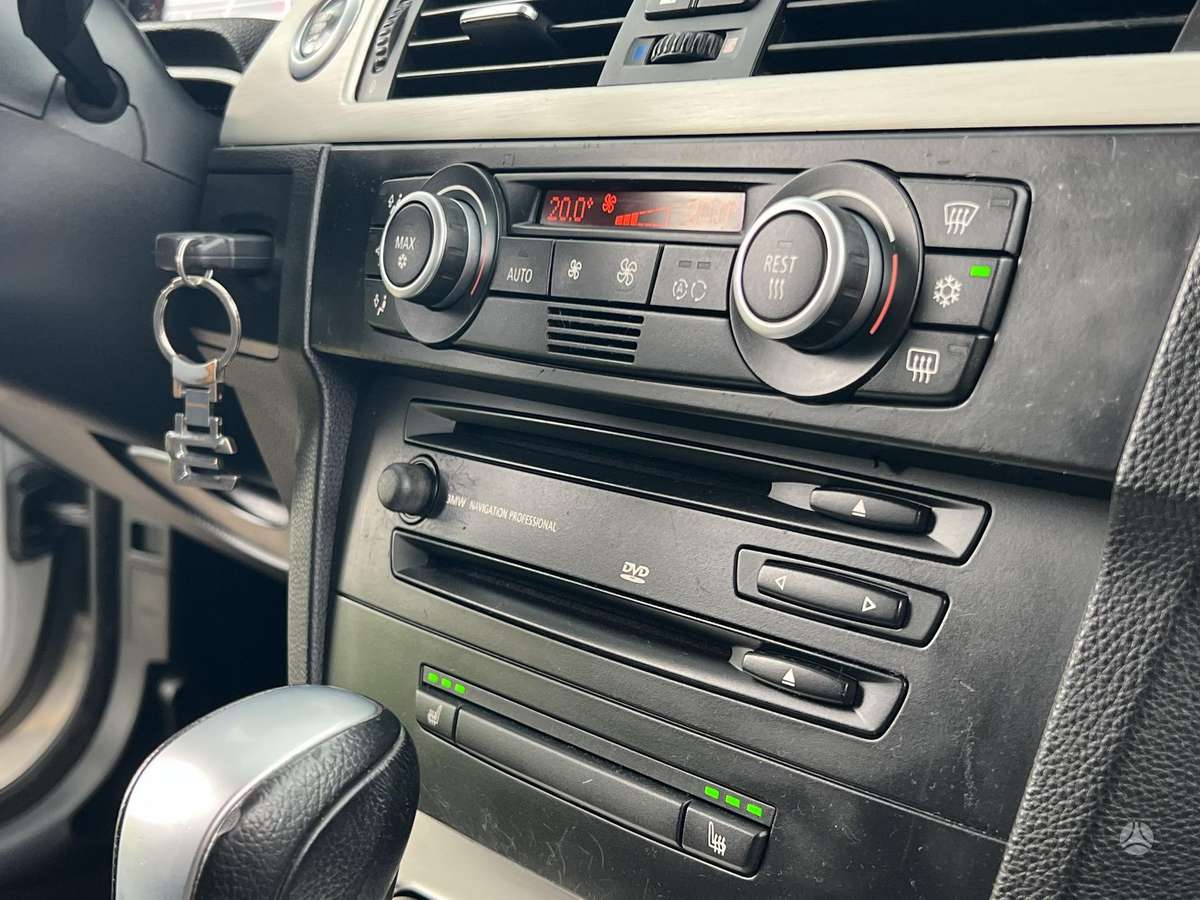 BMW 330, 3.0 l., wagon