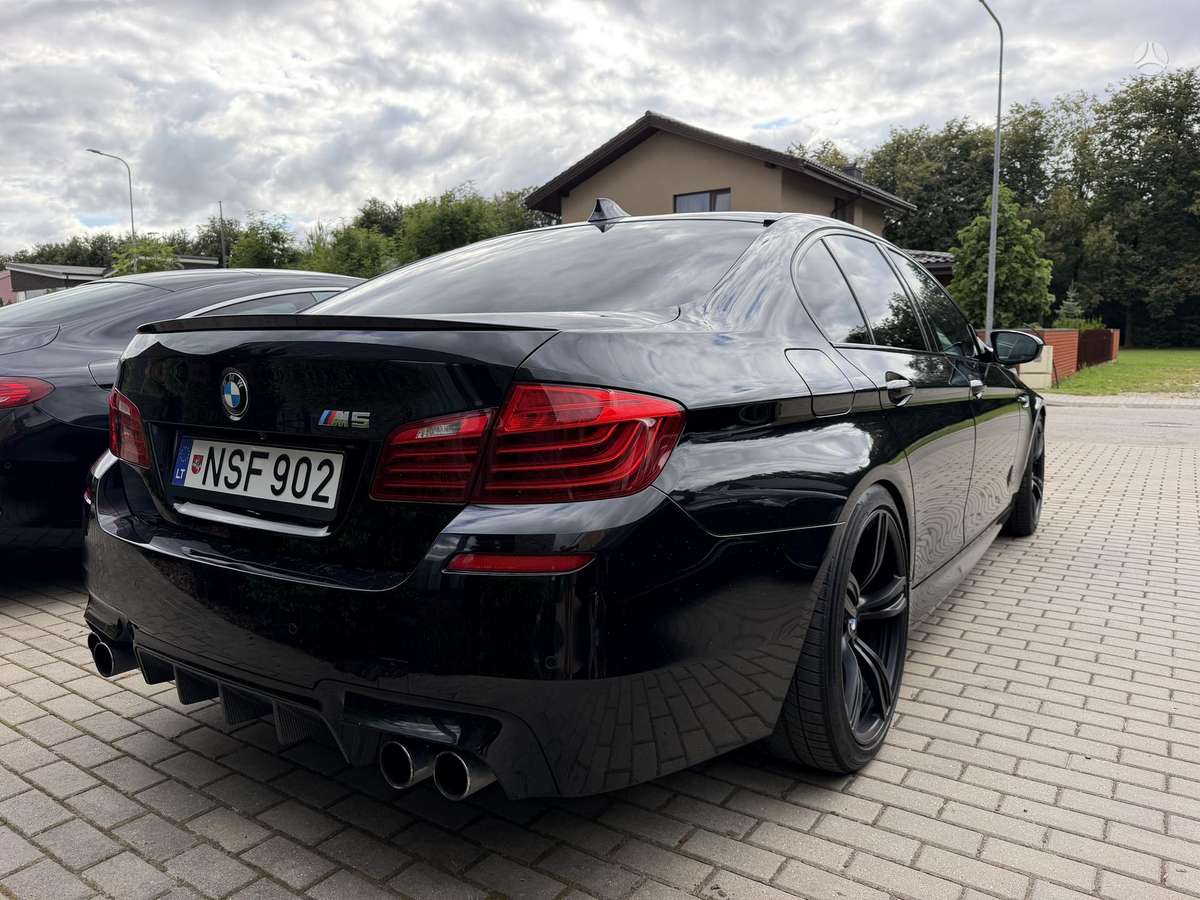 BMW M5, 4.4 l., Седан