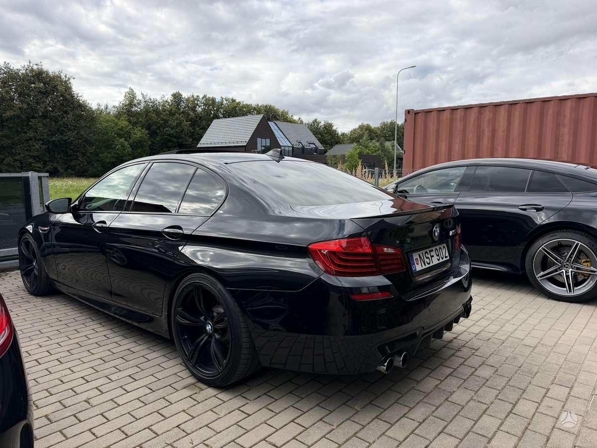 BMW M5, 4.4 l., Седан
