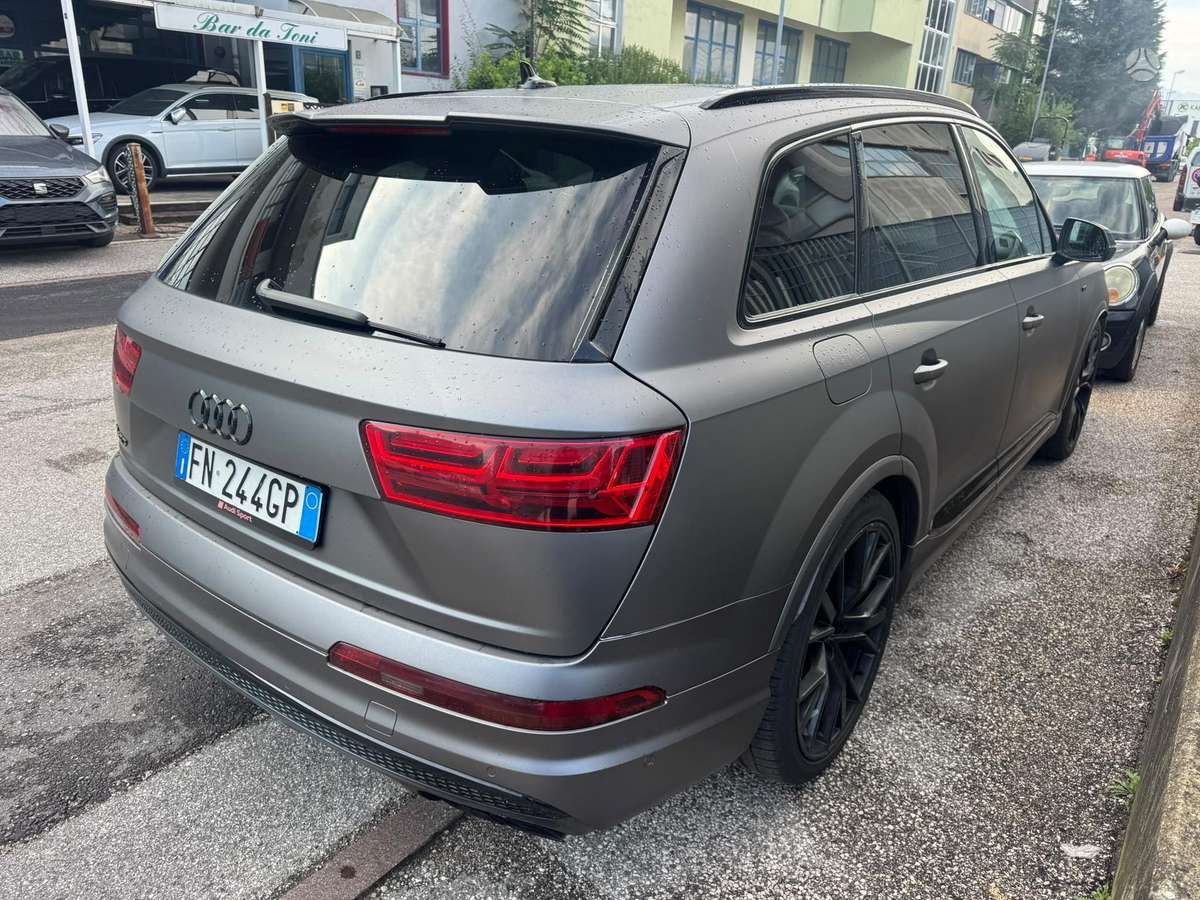 Audi SQ7, 4.0 l., off-road / crossover