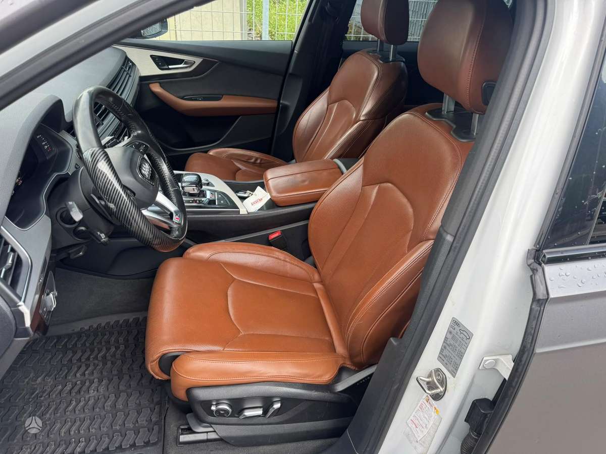 Audi SQ7, 4.0 l., off-road / crossover