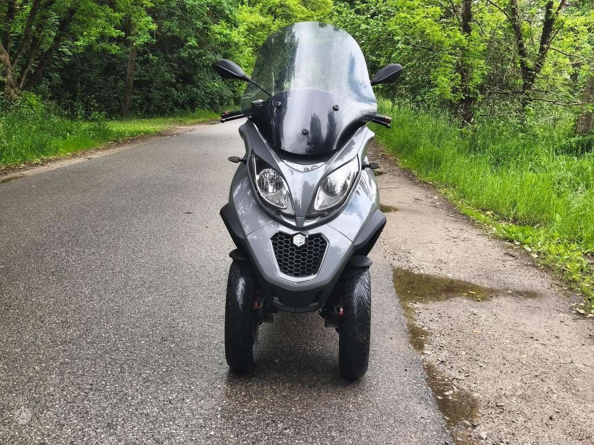 Piaggio MP3 500cc, scooters / mopeds