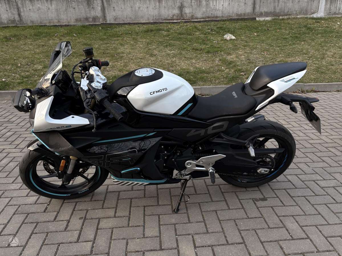 CFMOTO 450SR 449cc, sportiniai / superbikes