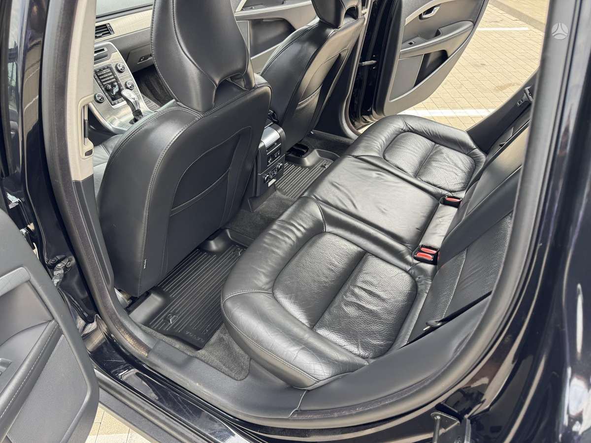Volvo XC70, 2.4 l., wagon