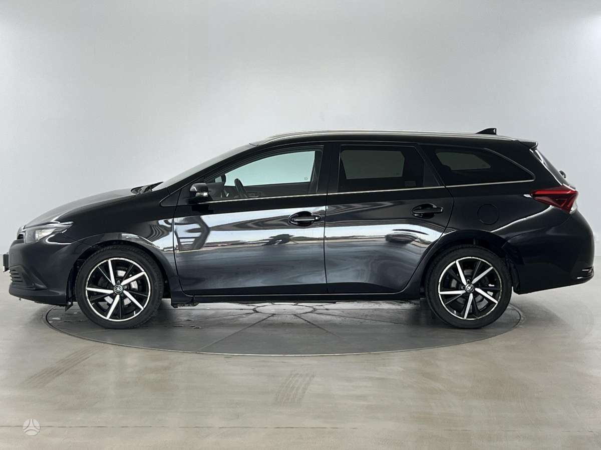 Toyota Auris, 1.6 l., Универсал