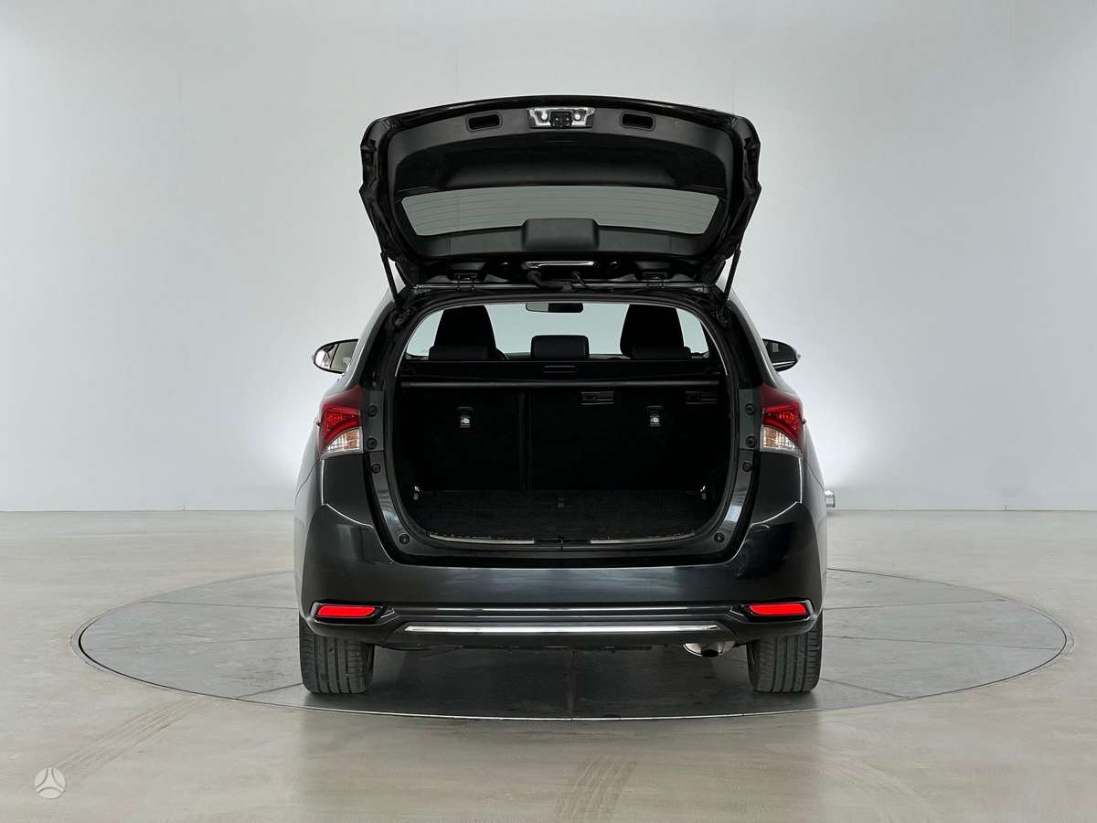 Toyota Auris, 1.6 l., Универсал