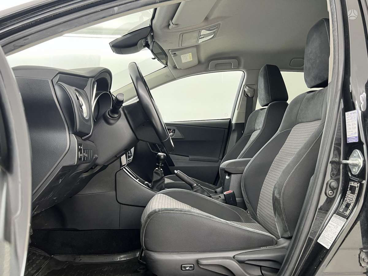 Toyota Auris, 1.6 l., Универсал
