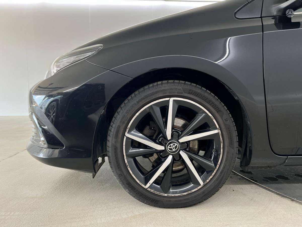 Toyota Auris, 1.6 l., Универсал