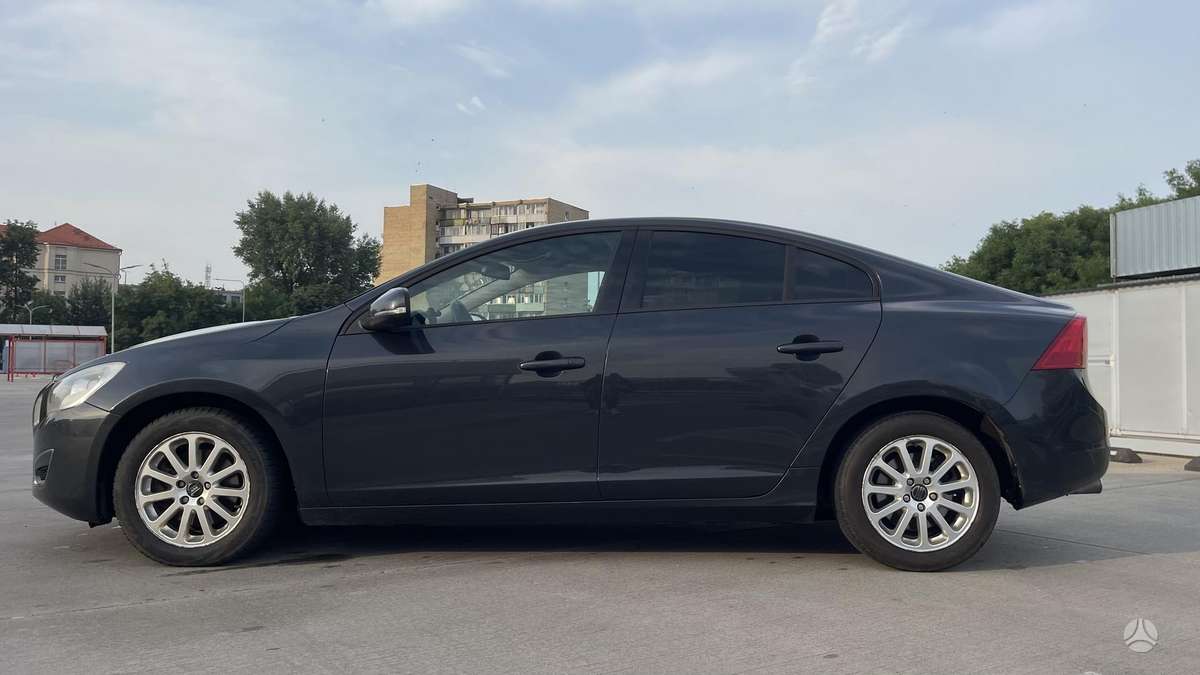 Volvo S60, 2.0 l., Седан