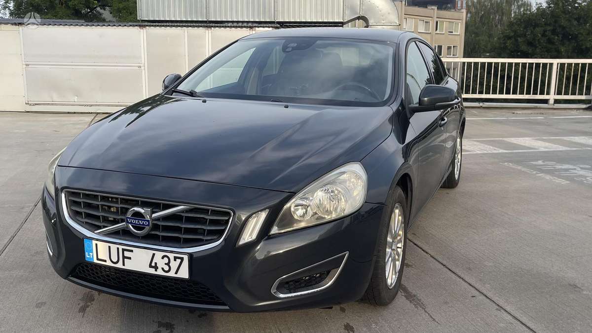 Volvo S60, 2.0 l., Седан