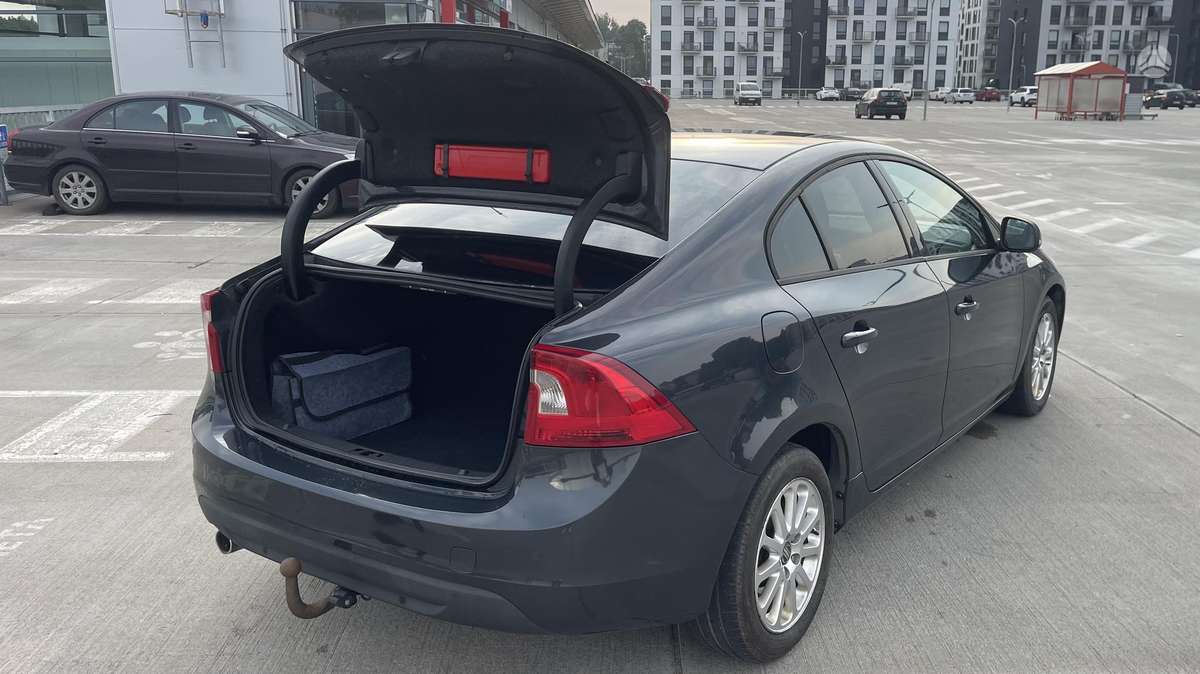 Volvo S60, 2.0 l., Седан