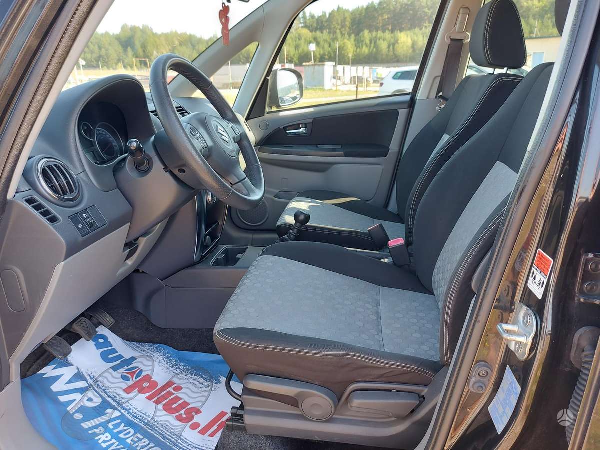 Suzuki SX4, 2.0 l., hatchback