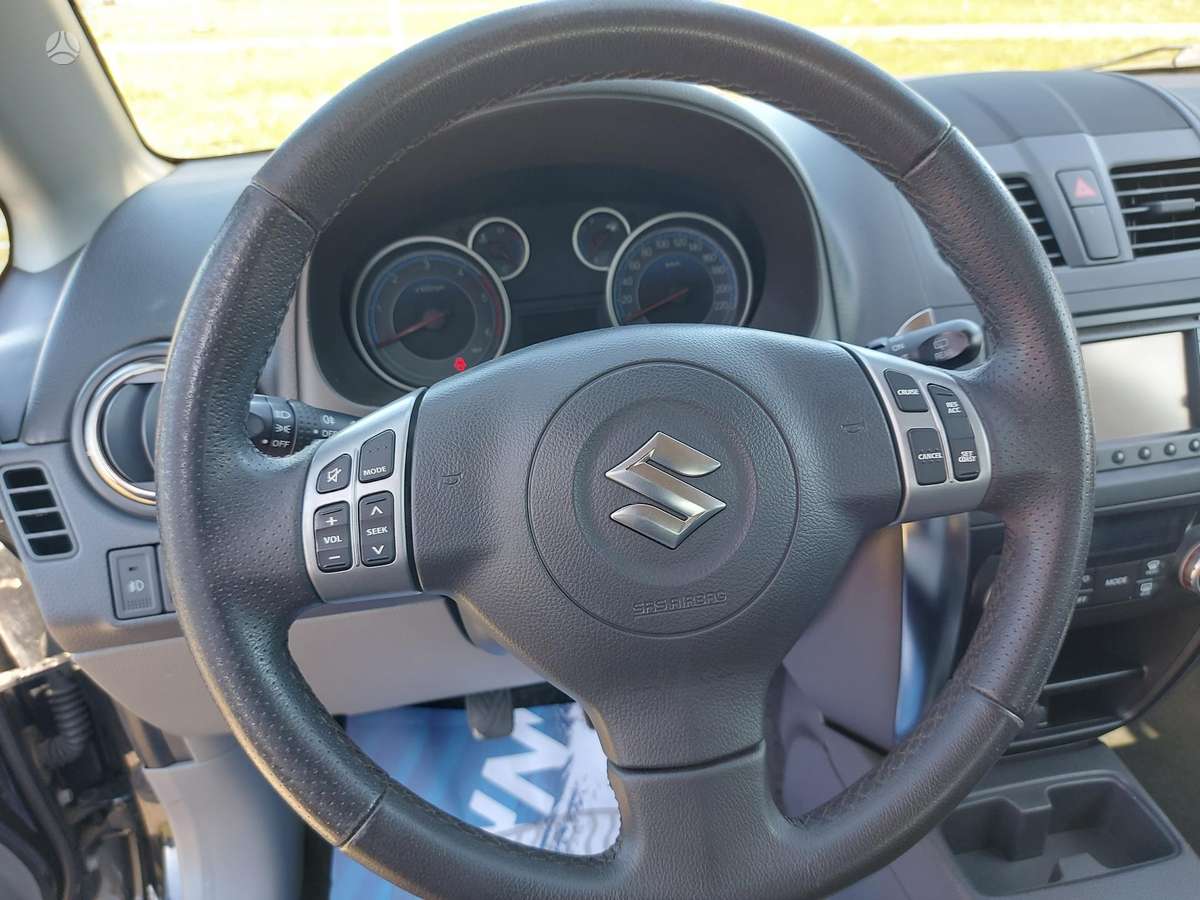 Suzuki SX4, 2.0 l., Хэтчбек