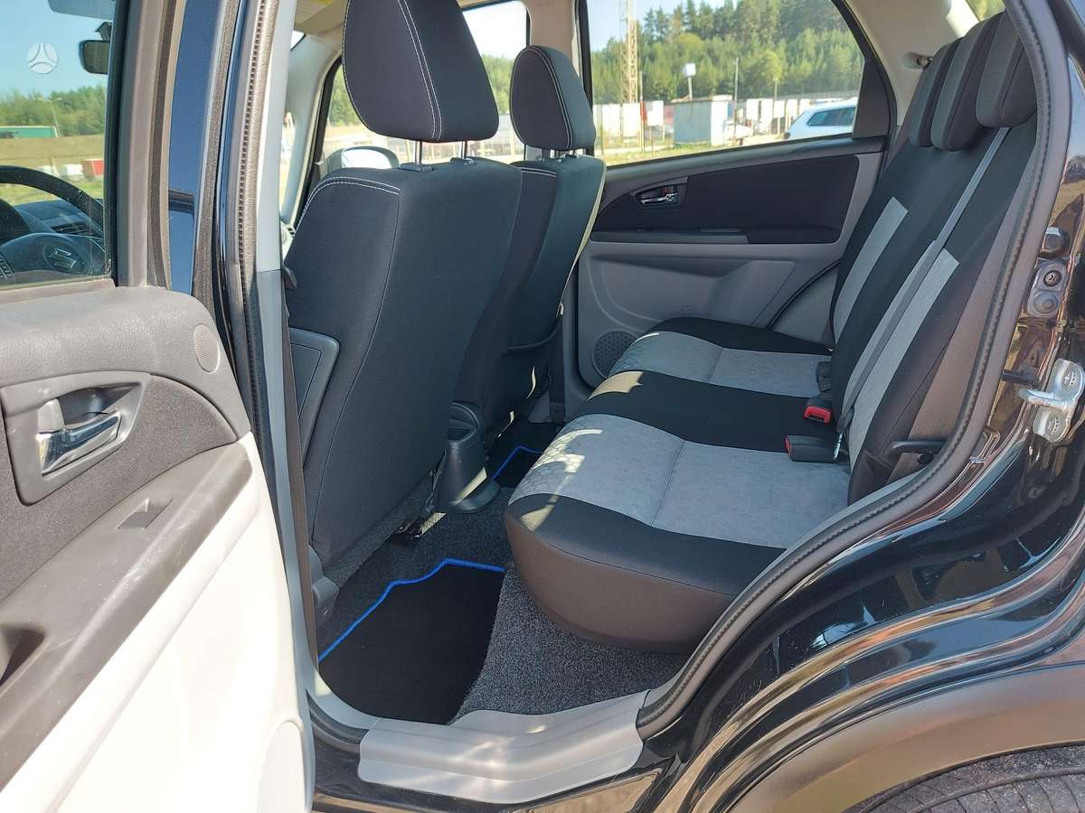 Suzuki SX4, 2.0 l., Хэтчбек