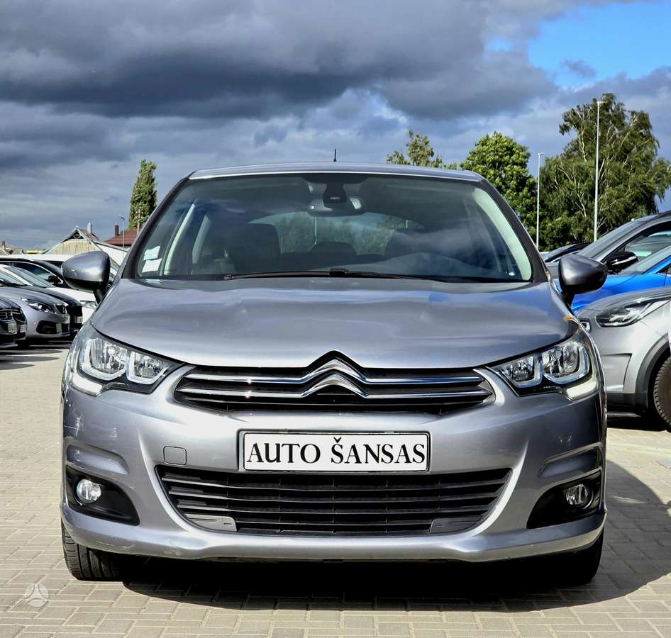 Citroen C4, 1.2 l., hatchback