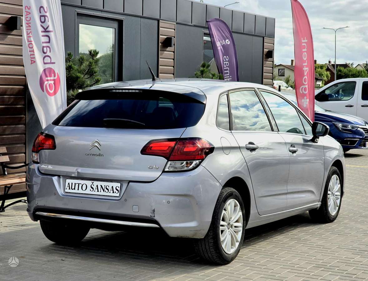 Citroen C4, 1.2 l., hatchback