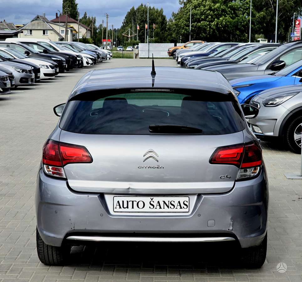 Citroen C4, 1.2 l., hatchback