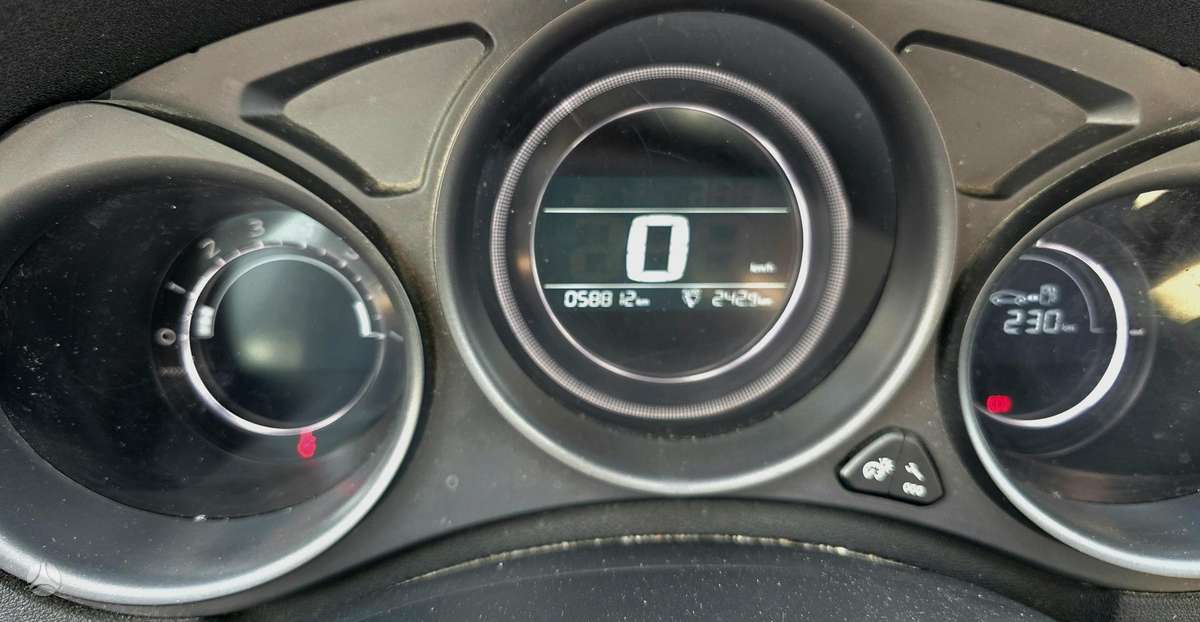 Citroen C4, 1.2 l., hatchback