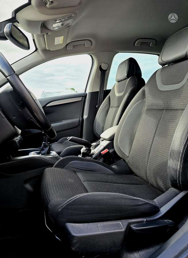 Citroen C4, 1.2 l., hatchback