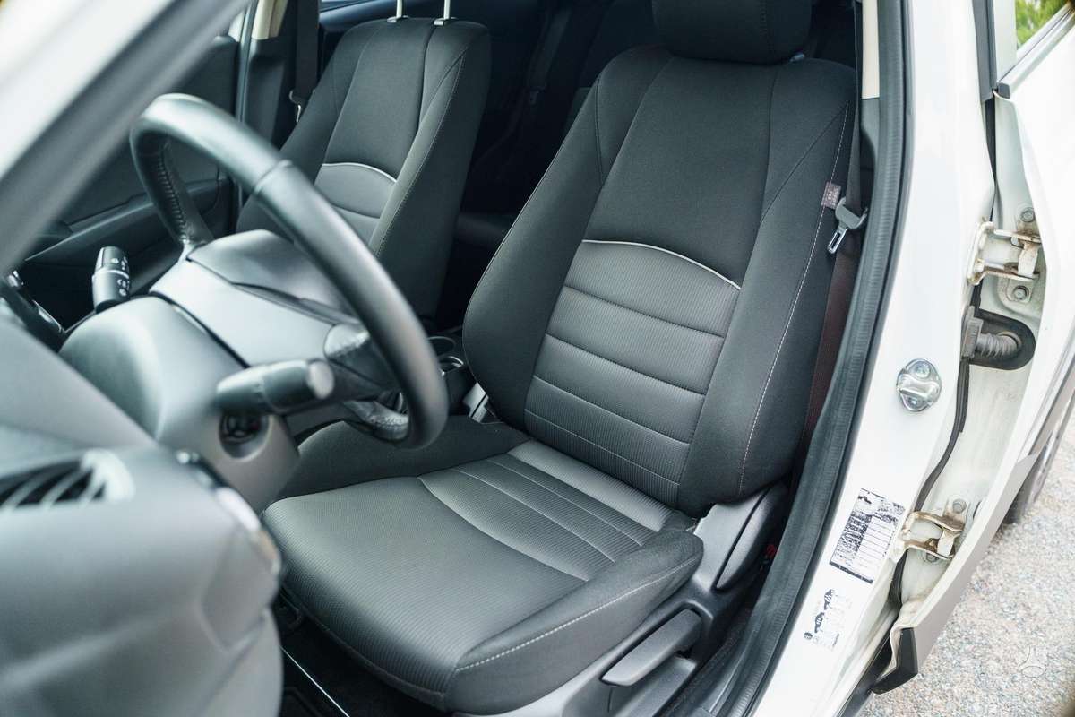 Mazda CX-3, 2.0 l., off-road / crossover