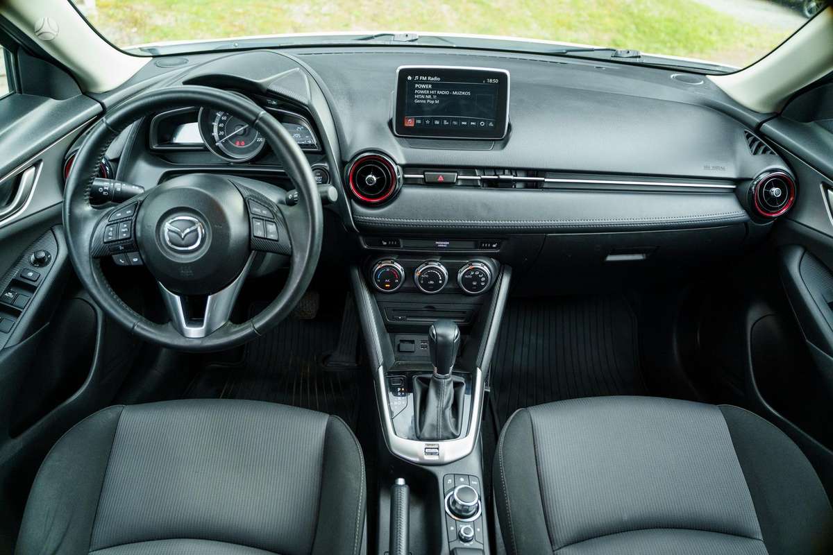 Mazda CX-3, 2.0 l., off-road / crossover