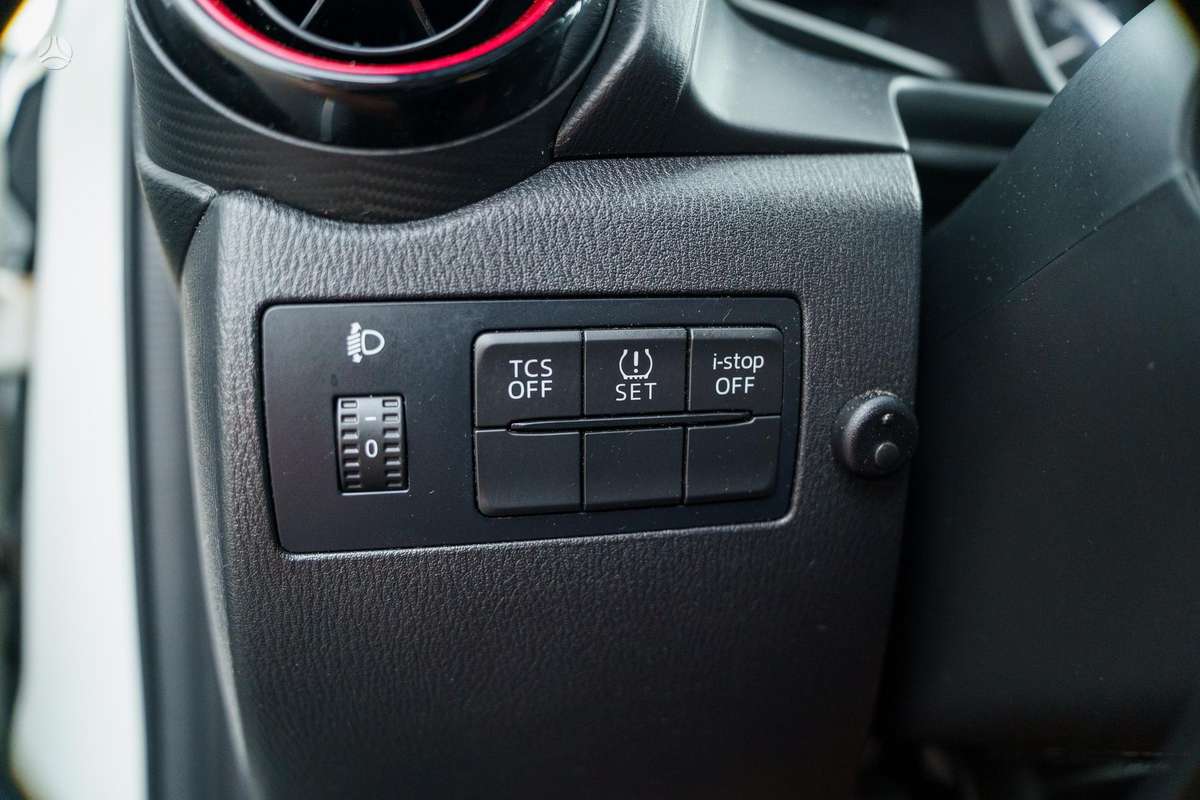 Mazda CX-3, 2.0 l., off-road / crossover
