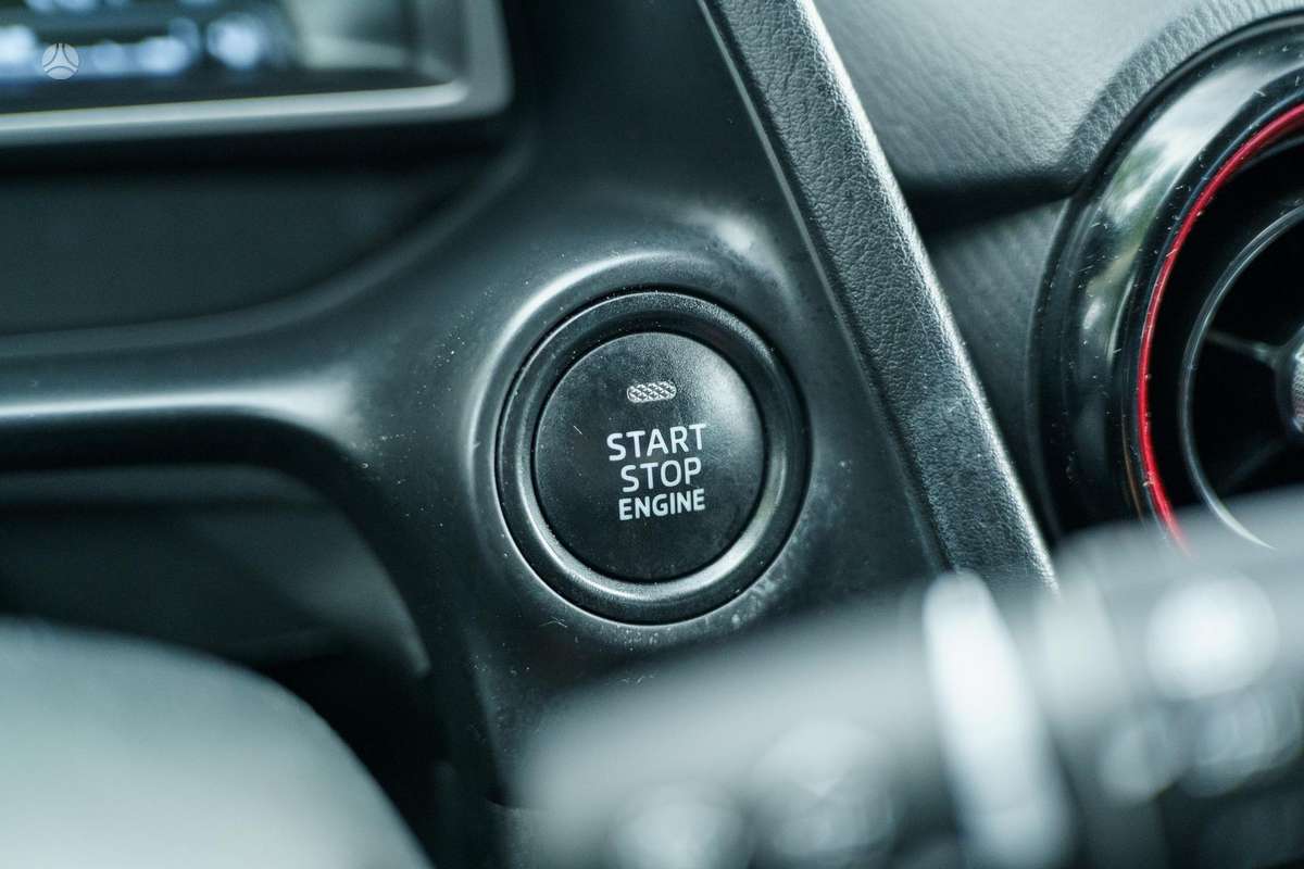 Mazda CX-3, 2.0 l., off-road / crossover