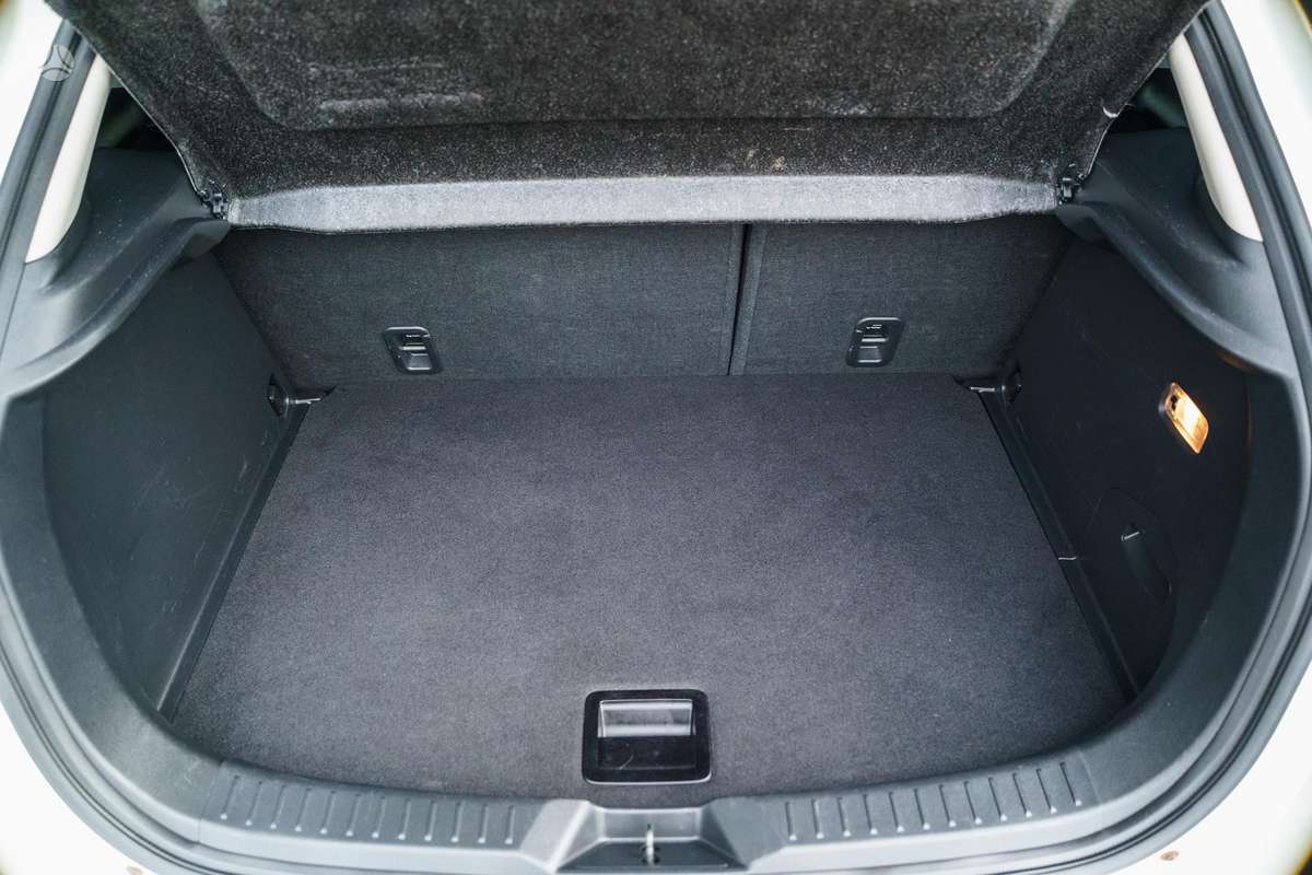 Mazda CX-3, 2.0 l., off-road / crossover