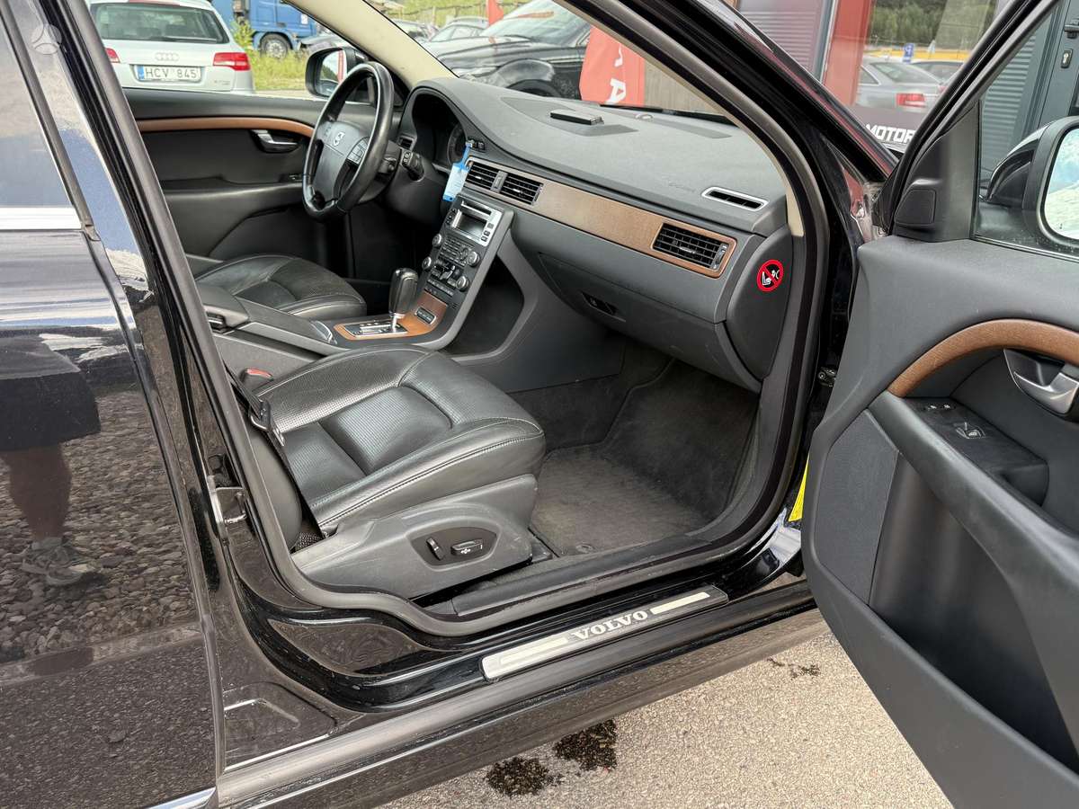 Volvo V70, 2.4 l., wagon