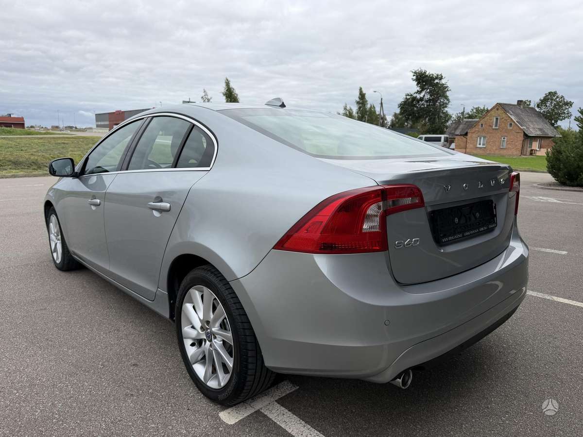 Volvo S60, 2.0 l., Седан