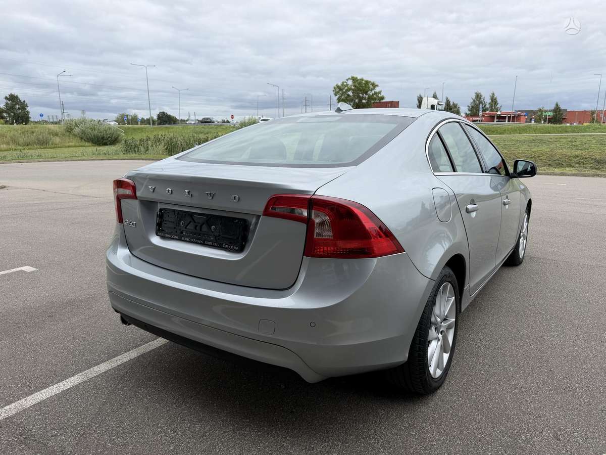 Volvo S60, 2.0 l., Седан
