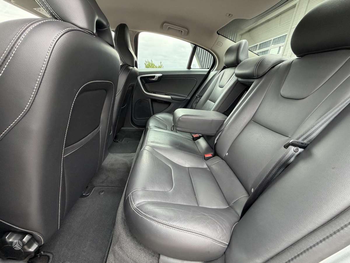 Volvo S60, 2.0 l., Седан