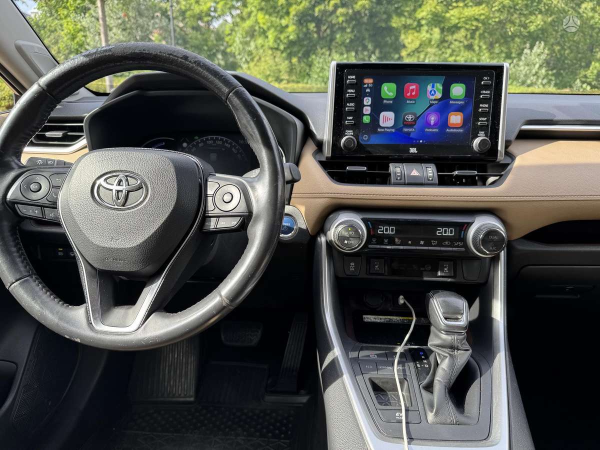 Toyota RAV4 - 8