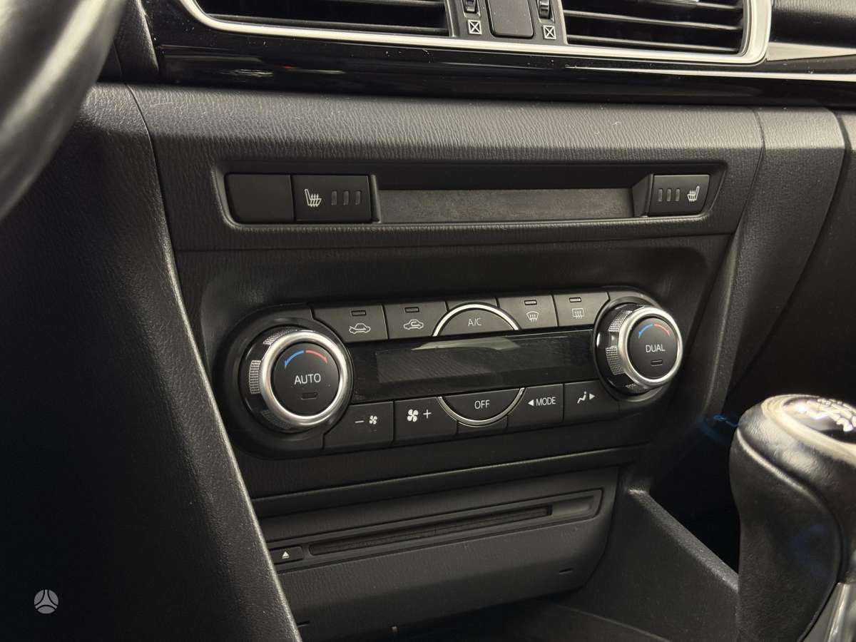 Mazda 3, 2.2 l., hatchback