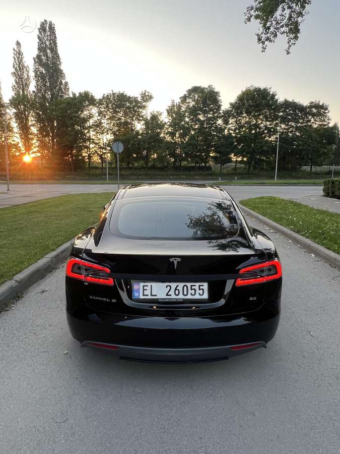Tesla Model S, 85 kWh, sedanas