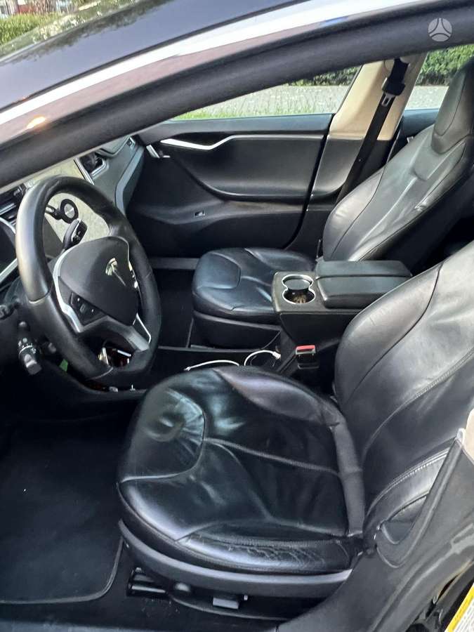 Tesla Model S, 85 кВт·ч, Седан